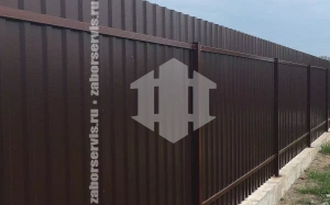 Забор из профнастила коричневый (шоколад) ral8017